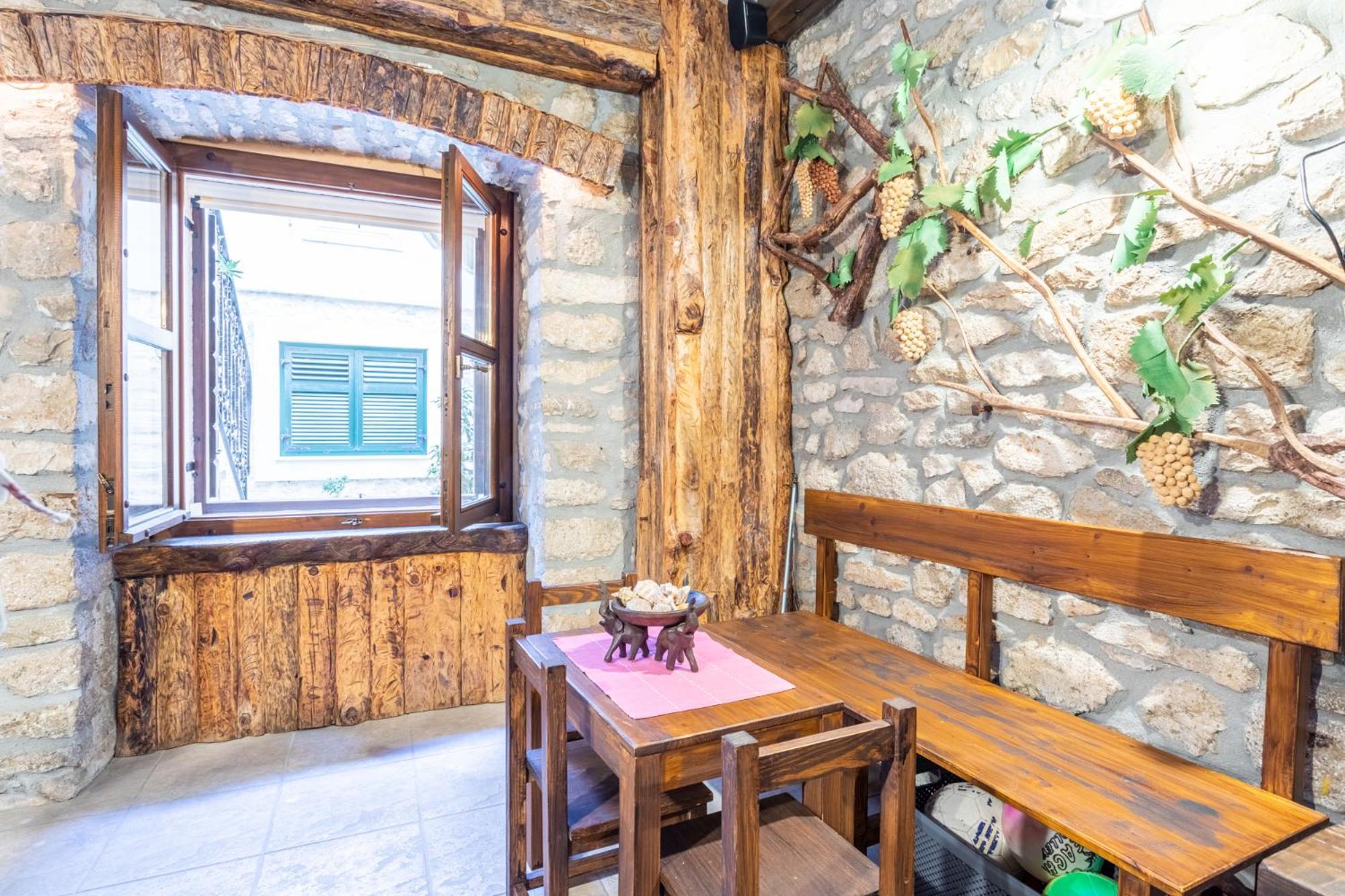 Апартаменты Stone House Srida Башка-Вода Экстерьер фото